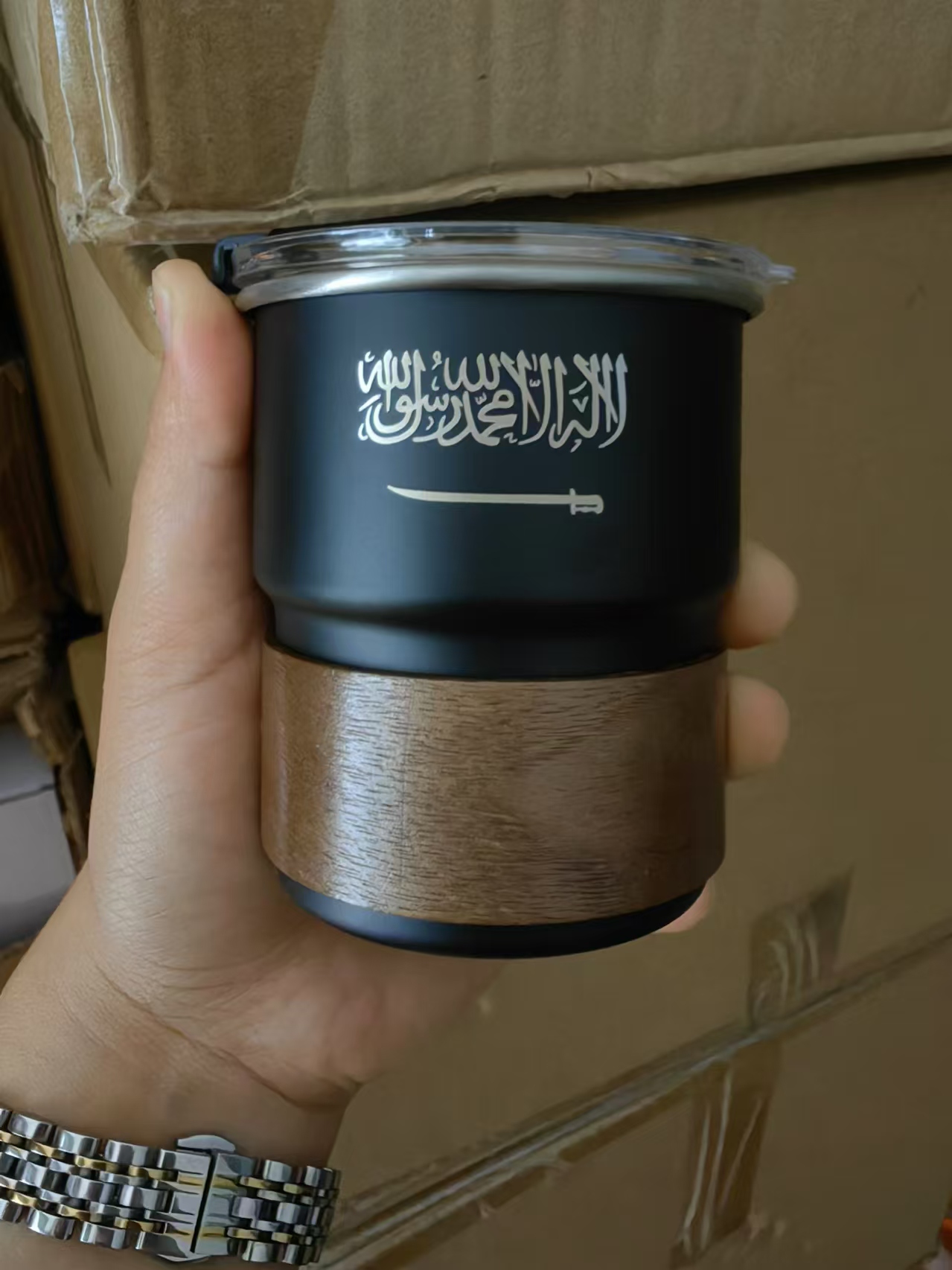 Coffee Equipment Camping - ธงซาอุดีอาระเบียโลโก้ถ้วยสแตนเลสแก้วเบียร์พร้อมฝาปิดไม้ 300ml Outdoor Camping แก้วกาแฟ